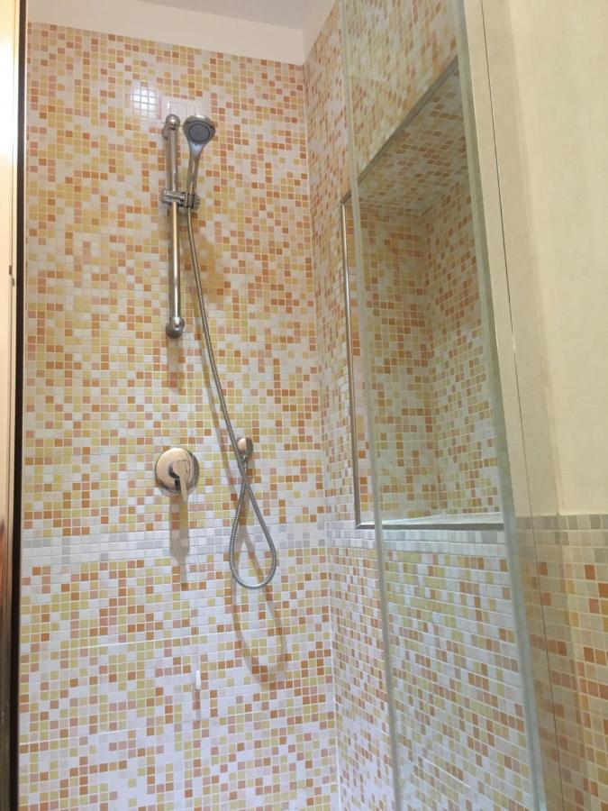 רומא La Finestra Sul Colosseo B&B 1 מראה חיצוני תמונה