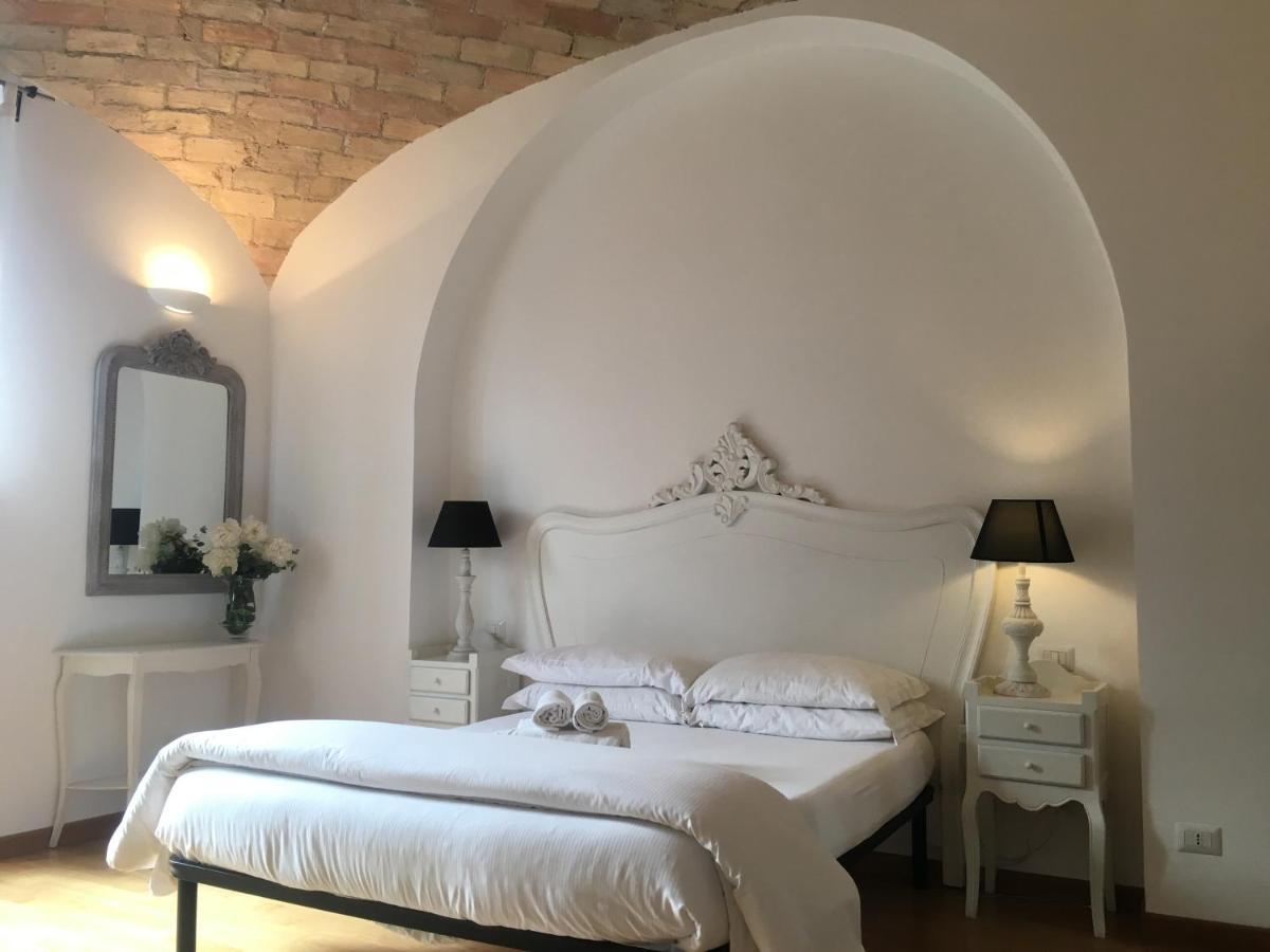 רומא La Finestra Sul Colosseo B&B 1 מראה חיצוני תמונה