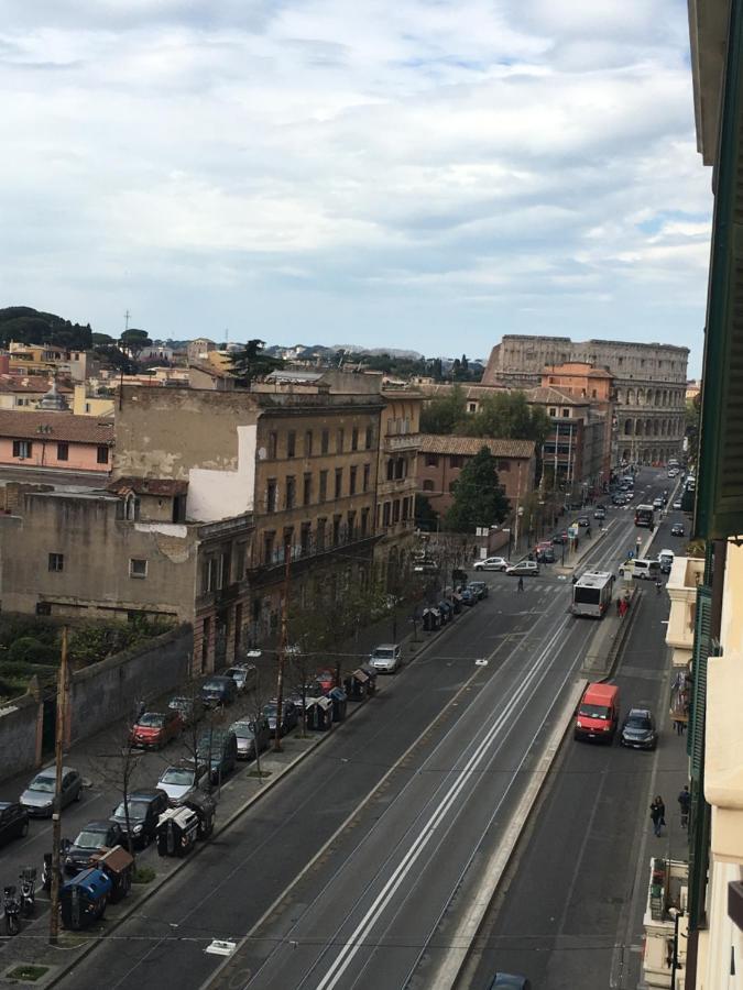 רומא La Finestra Sul Colosseo B&B 1 מראה חיצוני תמונה